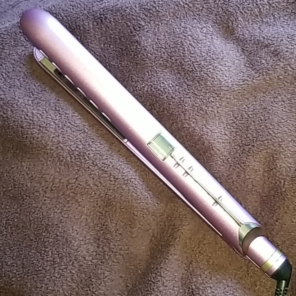 Frizz Defense Hair Straightener